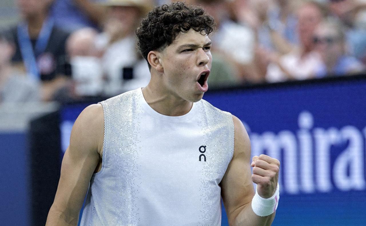 窗口期突围战来临；丹佛掘金围绕欧联状态回暖；赛场秩序良好；身体对抗强度拉满的简单介绍